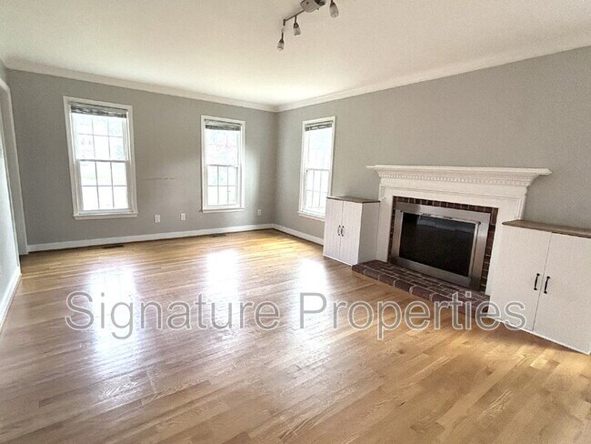 Building Photo - 11224 Church Grove Ct