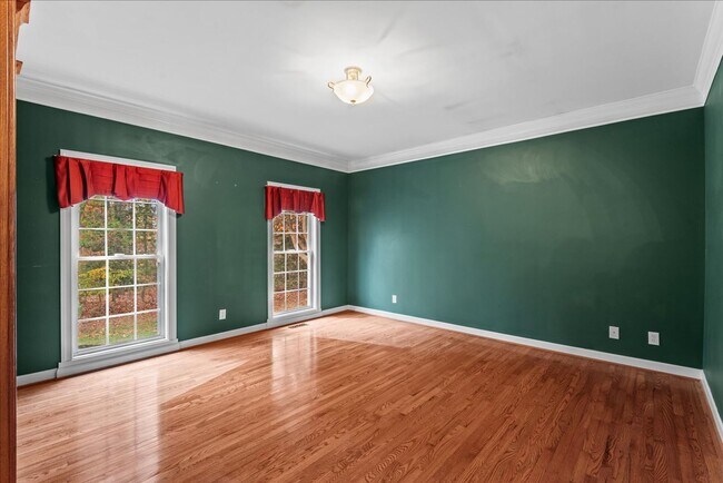 Building Photo - **Charming 3-Bedroom Rambler on 3 Acres in...