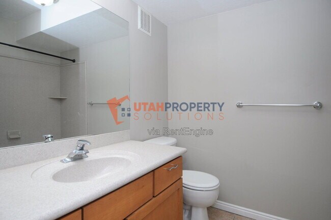 Building Photo - 960 E 100 S