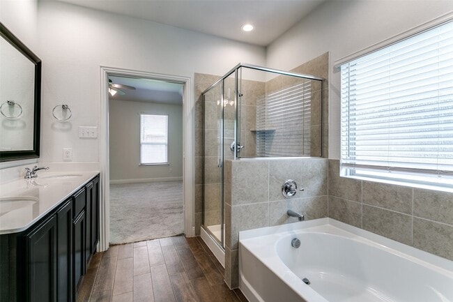 Building Photo - 3701 Trillium Dr