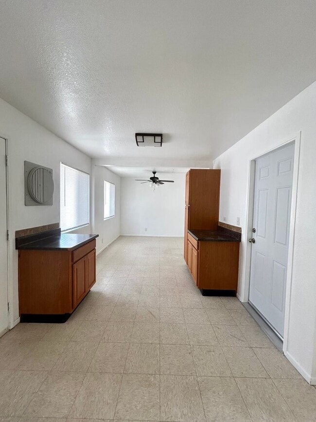 Building Photo - 6547-6549 49 Palms Ave