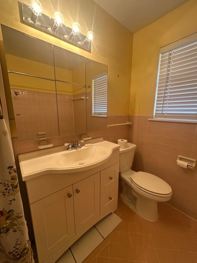 Building Photo - 2524 Eagle Dr