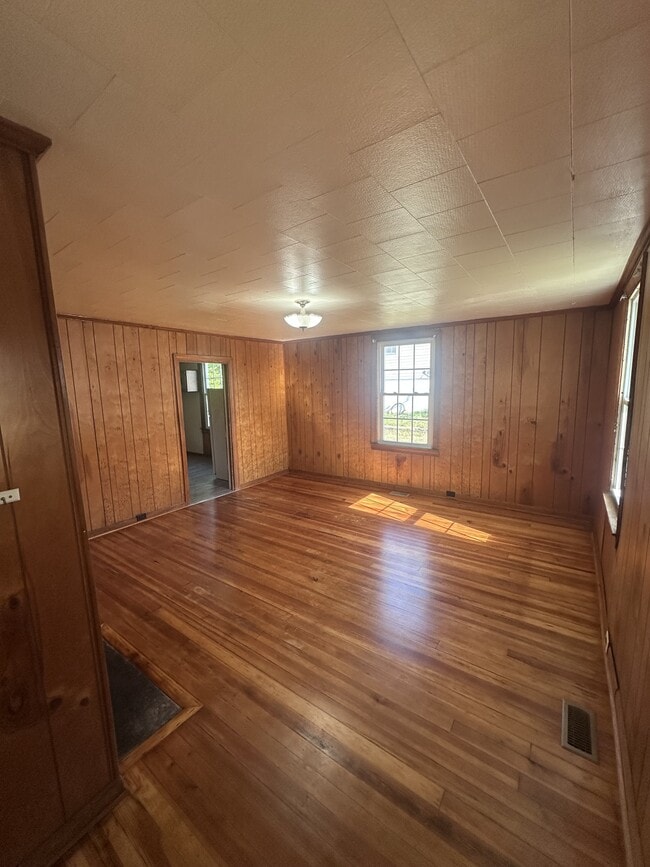 Building Photo - 66 Carlson Ave