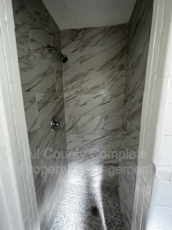 Building Photo - 6004 Marsha Dr