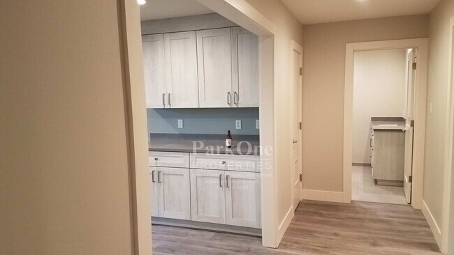 Building Photo - Nicely Remodeled Walnut Creek Saranap Home