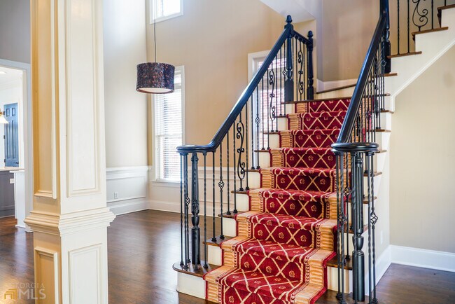 Building Photo - 1127 Ashton Bluff Dr NE