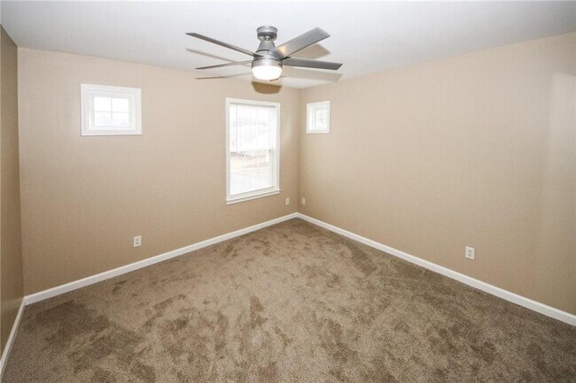 Building Photo - 170 Windcroft Ln NW