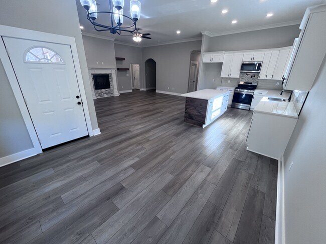 Building Photo - 8817 Stillwater Rd