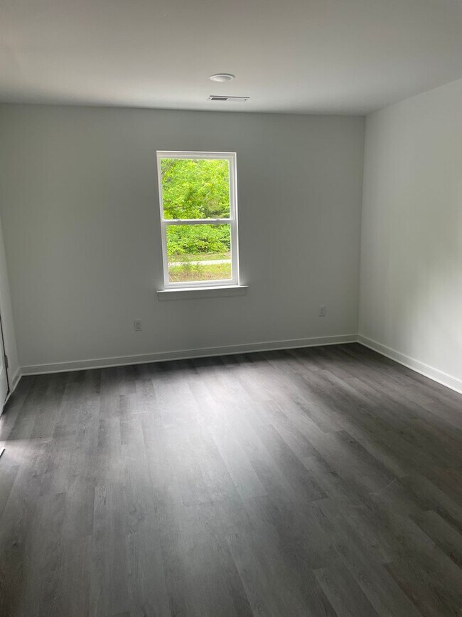Building Photo - 316 Bonbrook Creek Rd