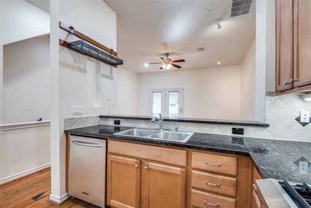 Building Photo - 4225 McKinney Ave