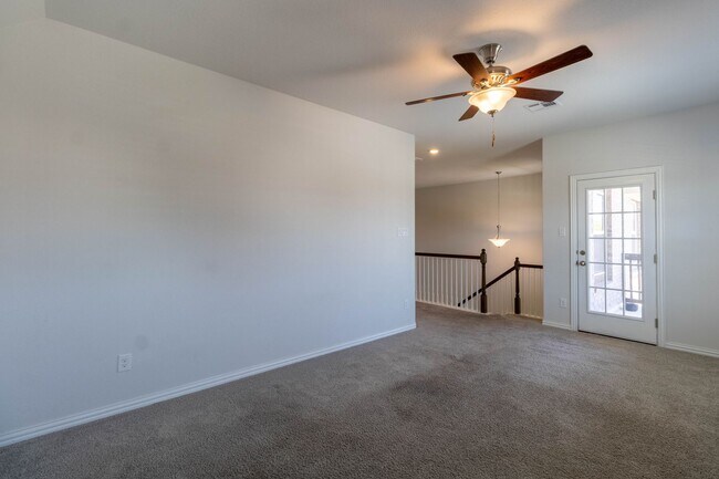 Building Photo - Stunning two story 4 bedroom with den and media/ game area in Pflugerville!