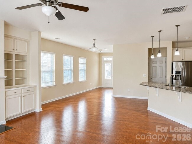 Building Photo - 107 Dellbrook St