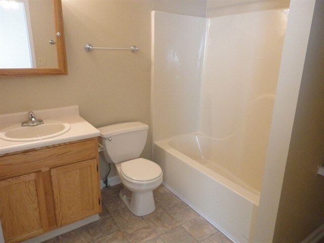 Building Photo - 5232 Lake Manor Dr