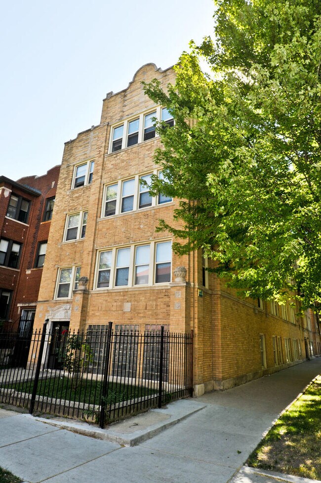 4856 N Albany Ave 4856 N Albany Ave Chicago IL 60625 Apartment Finder