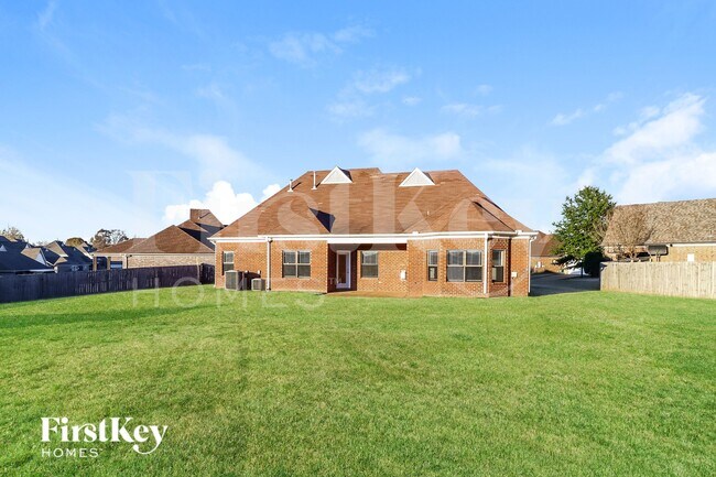 Building Photo - 100 Whispering Creek Cove