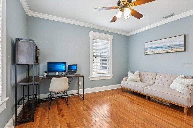 Building Photo - 712 E Caracas St