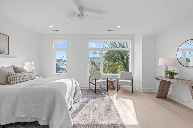 Building Photo - **OFFERING 50% OFF FIRST MONTH'S RENT, WAI...
