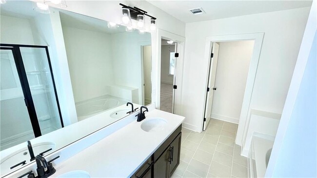 Building Photo - 5370 Brooklands Dr