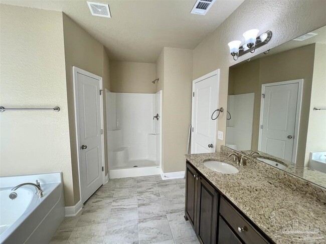 Building Photo - 3899 Shady Grove Dr