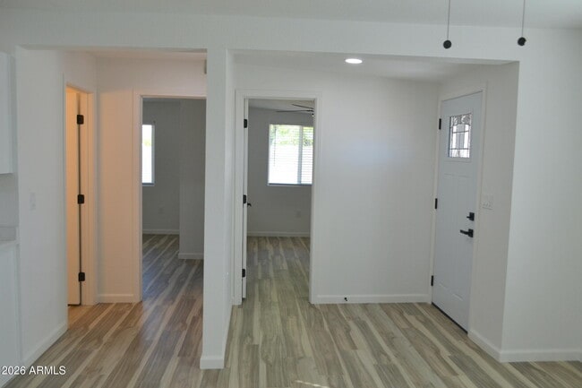 Building Photo - 44 N Mountain Rd