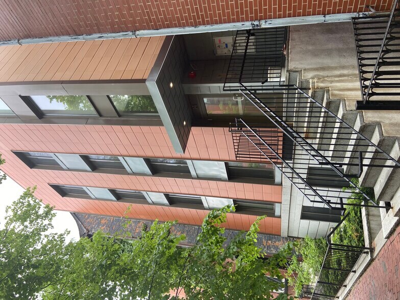 Building Photo - 4 E Springfield St