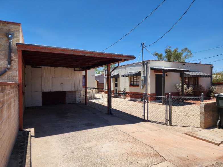 Building Photo - 1207 N Palo Verde Blvd