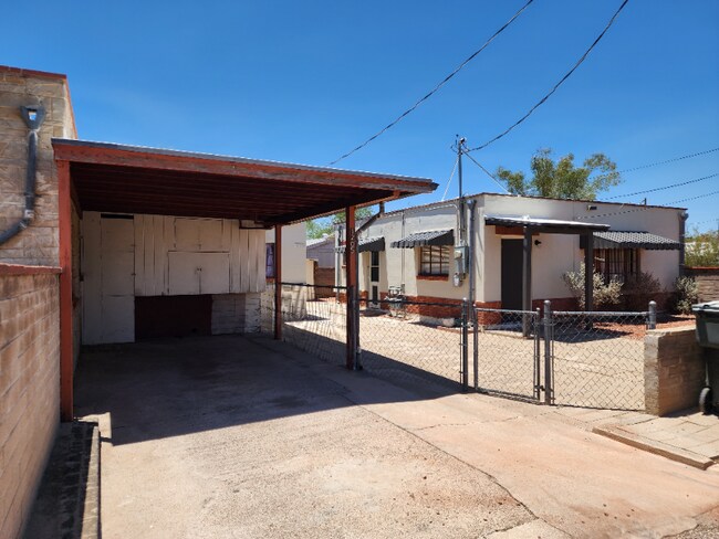 Building Photo - 1207 N Palo Verde Blvd