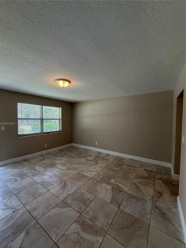 Building Photo - 9250 SW 168th St