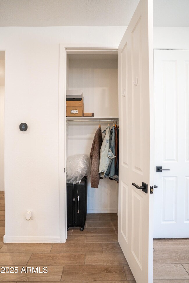 Building Photo - 4368 N Pioneer Dr