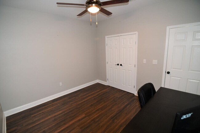 Building Photo - Zachary School District!  Trendy, 3 bedroom, 2.5 bath home in coveted Marshall Bonds Subdv