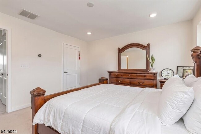 Building Photo - 309 Saratoga Ct