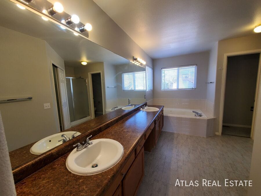 Building Photo - 4188 Ascendant Dr