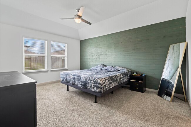 Building Photo - 302 Dusty Bridle Ln