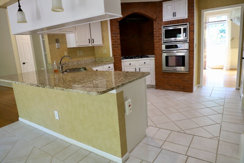 Building Photo - 11395 Vedrines Dr