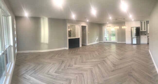 Building Photo - 7917 Ridgeview Dr