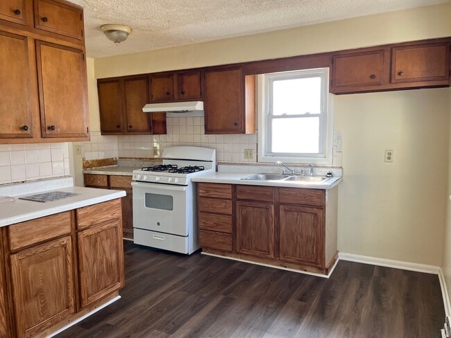 Building Photo - 438 Locust St