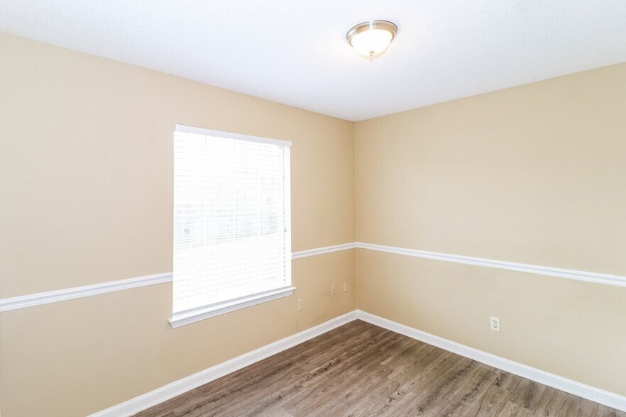 Building Photo - 1837 Black Bear Cir W