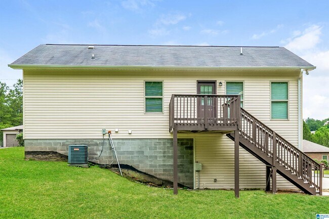 Building Photo - 975 Moonlite Dr