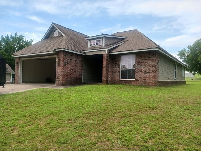 Building Photo - 3 Bedroom Single Family Home in Ramona