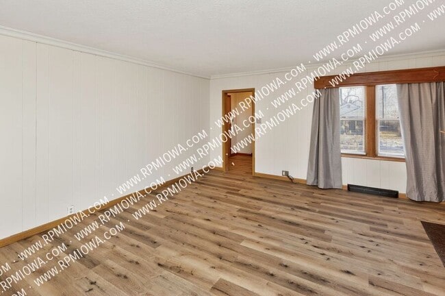 Building Photo - 3620 E 7th St