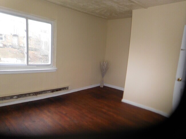 Living room - 4004 8th St