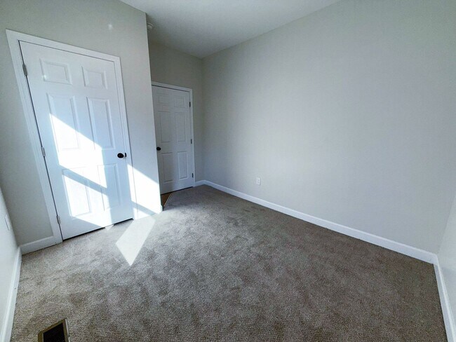 Building Photo - Charming Cape Cod in Columbus | 3BR, Updat...