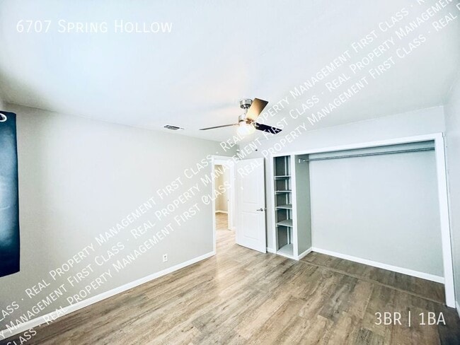 Building Photo - 6707 Spring Hollow St