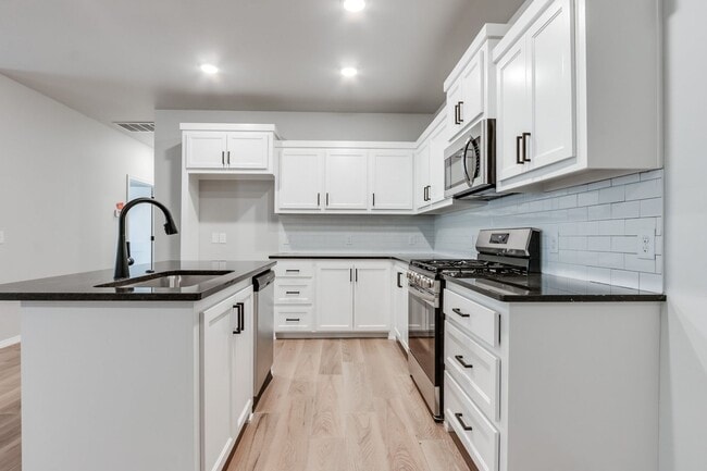 Building Photo - 5 East