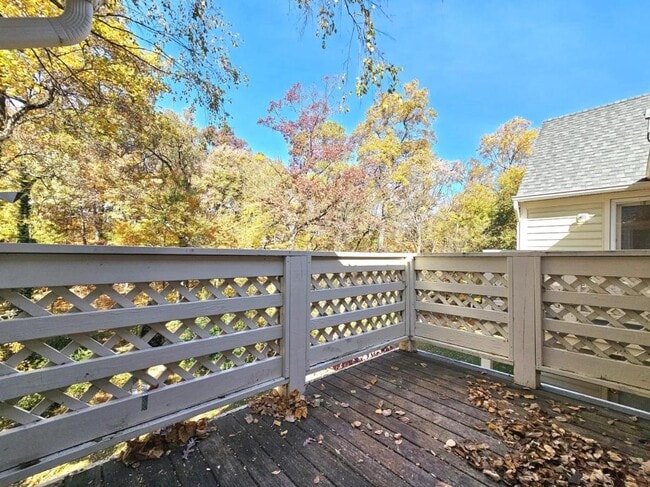 Building Photo - 7660 Willow Point Dr