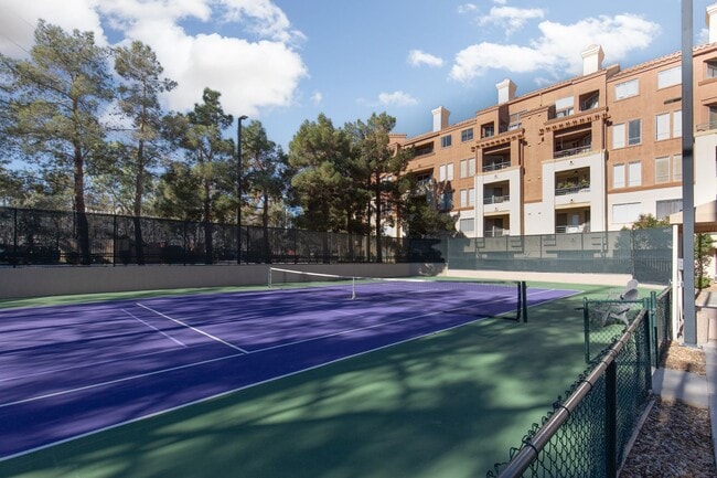 Building Photo - 210 E Flamingo Rd