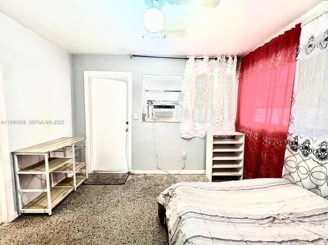 Building Photo - 106 Harvard Rd