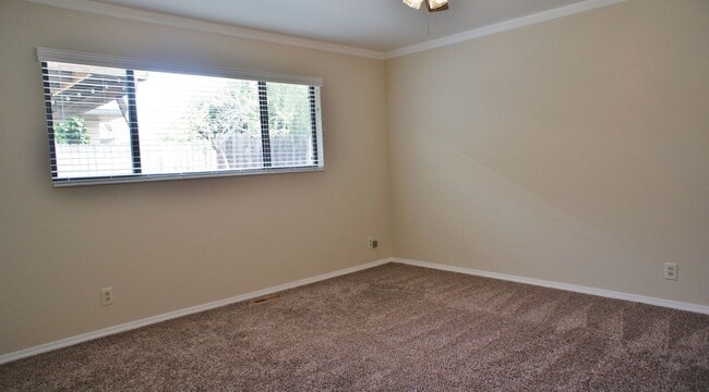 Building Photo - Single Story with Big Backyard in Hollister