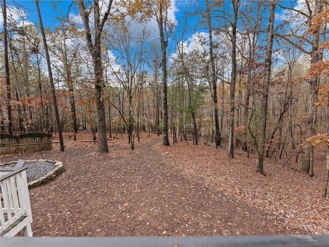 Building Photo - 7328 Ivy Cir
