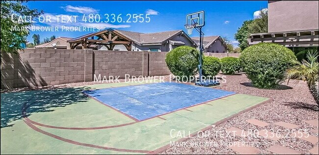 Building Photo - 1273 E Vermont Dr